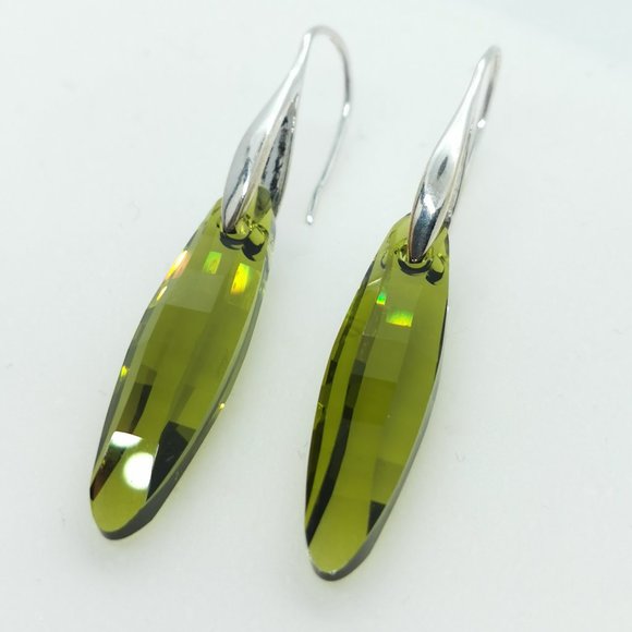 Olivine Earrings - Picture 3 of 3